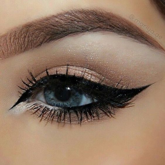 Свадьба - Dramatic Black Eye Makeup Is Back, Here Are 18 Products To Help You Get The Look