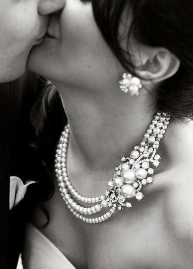 Hochzeit - Pearl Wedding Necklace, Rhinestone Bridal Jewelry, Vintage Statement Brooch Necklace - The Edlyn