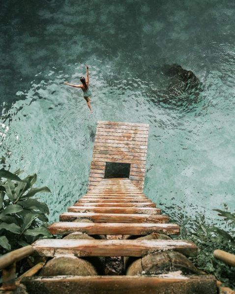 Mariage - Stairs Going Into  Water Are Soo  Gorgeous To Meeee:) 