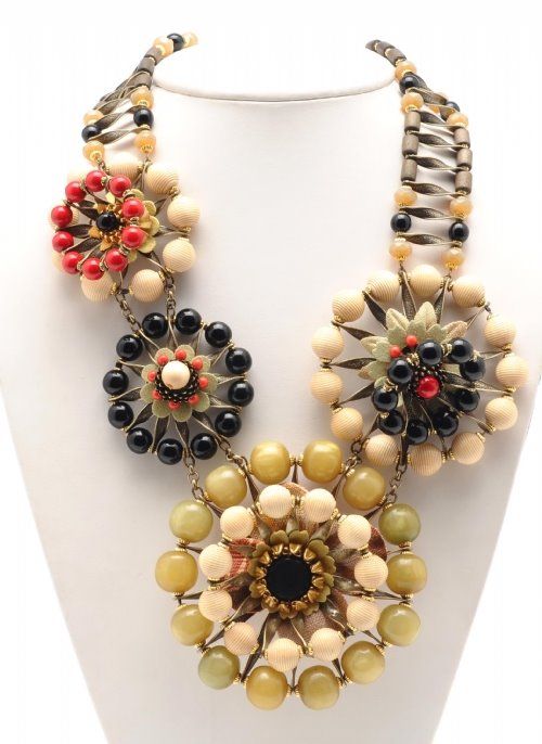 Свадьба - Eclectic Jewelry And Fashion: Miriam Haskell Statements 