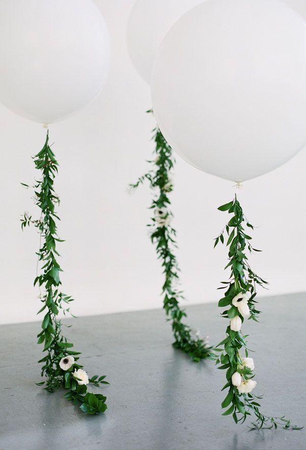 Свадьба - Perfect Option To Break Up The White Balloons And White Background With A Beautiful Pop Of Texture And Green. 