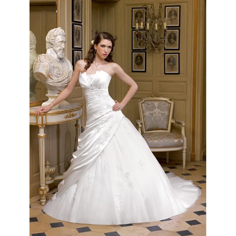 Wedding - Miss Kelly, 131-53 - Superbes robes de mariée pas cher 