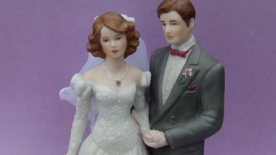Hochzeit - Vintage cake topper / Wedding cake topper / Anniversary Bride & Groom / Wedding Topper / Wedding couple topper