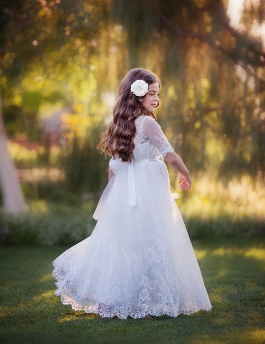 Mariage - White flower girl dress, First Comunnion Dress, Lace flower girl dresses, Baptism dress, Rustic flower girl, girls lace dress