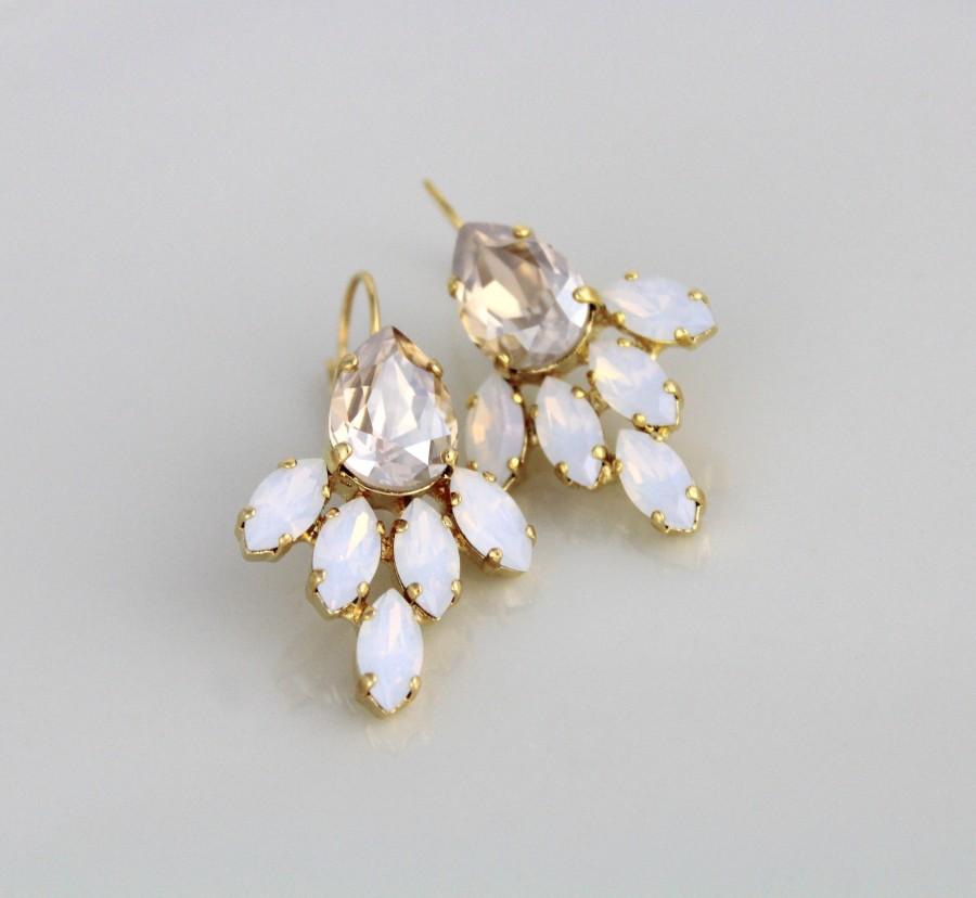 زفاف - White opal earrings, Bridal earrings, Gold Wedding earrings, Bridal jewelry, Champagne earrings, Swarovski earrings, Crystal cluster