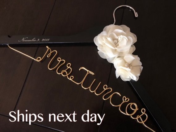 Mariage - Rose gold wire hanger, Personalized Wedding hanger, custom wire hanger, bridal hanger, bride gift, custom hanger, wedding hanger