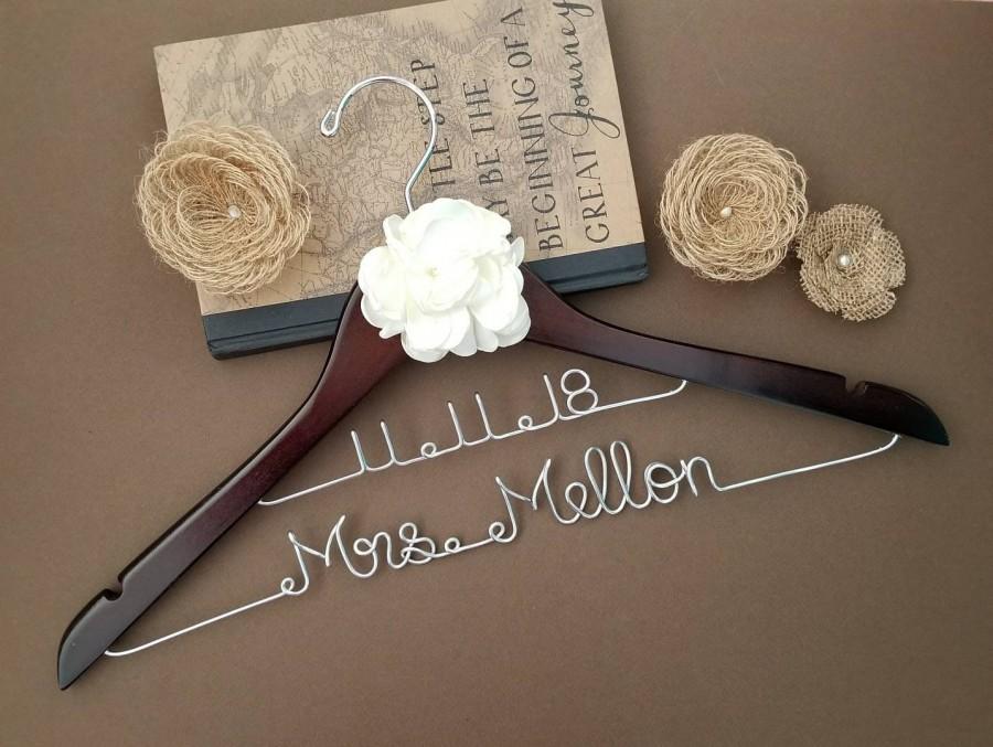زفاف - Personalized Bridal Hanger with DATE/Name/Flower - Wedding Hanger - Bridal Shower Gift - Bridal Party Gift - Wedding Ideas