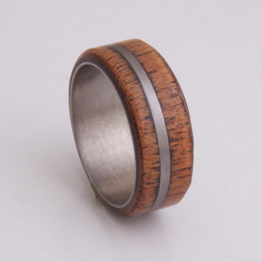 Mariage - man wedding ring Mens // Mahogany wood ring // wood ring Unisex Wood wedding ring