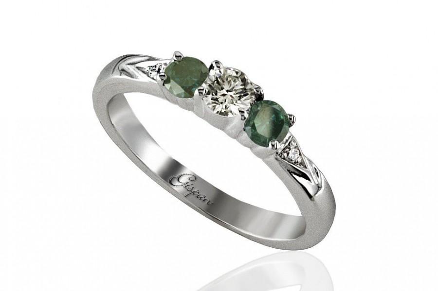 زفاف - White Gold Engagement Ring White And Green Diamond 3 Stones