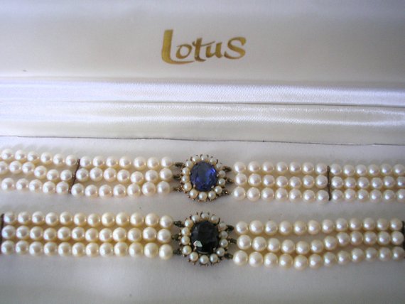 Hochzeit - Vintage LOTUS Royale Pearl Set, Lotus Pearls, Pearl Choker And Bracelet, Sapphire Bridal Choker, Vintage Pearls, Mother of the Bride