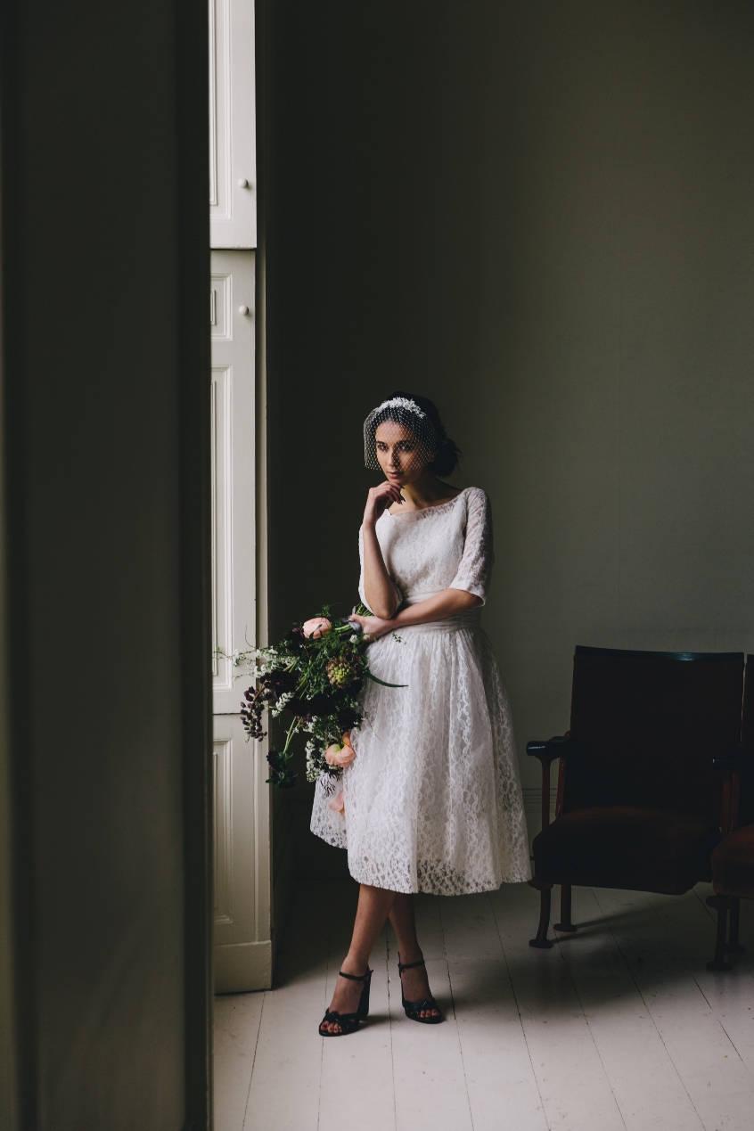 زفاف - Ivory Birdcage Veil with Lace - Vintage Wedding Veil - Bridal Face Veil - French Net veil - Vintage wedding Dress