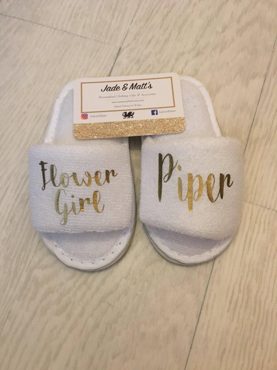 Mariage - Children's Personalised Slippers, Flower girl, bridesmaid, Wedding, Bride, White, spa slippers,  bridesmaid, personalized, towel, baby, kids