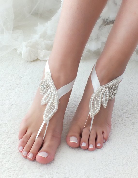 Mariage - EXPRESS SHIPPING Pearl Rhinestone barefoot sandals bridal anklet Beach wedding barefoot sandals Bridal shoes Beach shoes anklets pool party