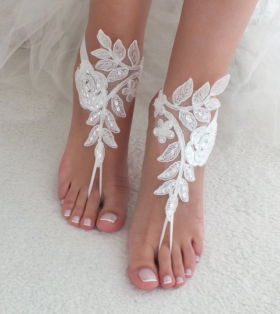 Mariage - EXPRESS SHIPPING Beach Wedding Barefoot Sandals white lace beach shoes Bridesmaids Gift Bridal foot Jewelry Wedding Shoes Bridal Accessories