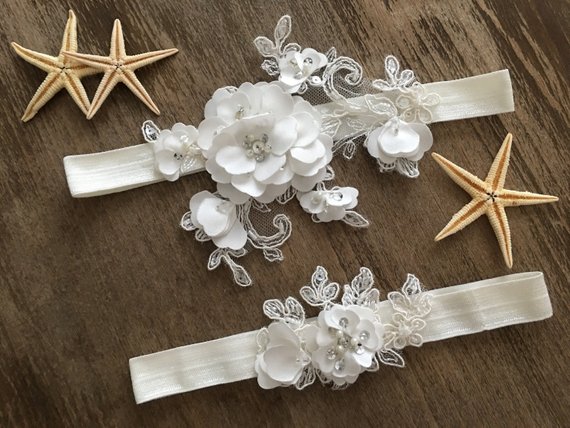 Hochzeit - Bridal lace garter, wedding garter, Bridal Gift Garter set, ivory garter, pearl garter, Rustic Garter, 3D flowers garter set