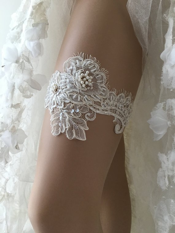 Wedding - Bridal lace garter, wedding garter, Garter, White garter, pearl garter, Rustic Garter,