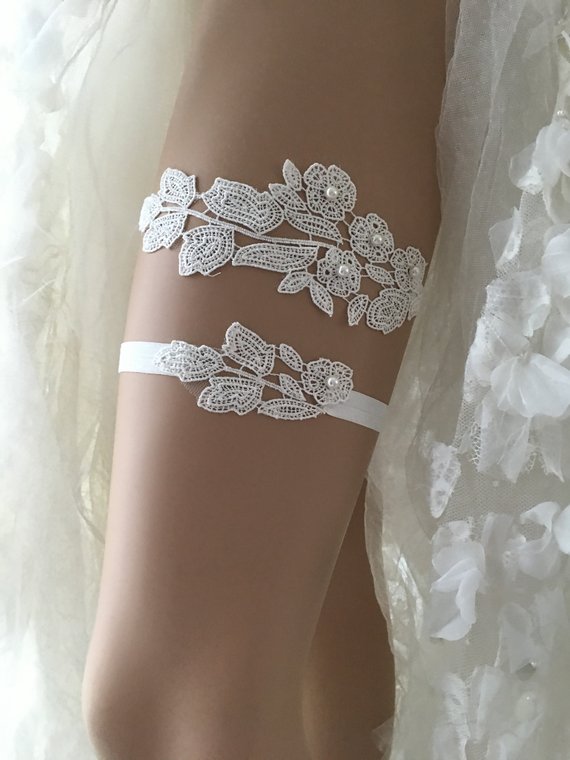 Wedding - Bridal lace garter, wedding garter, Garter set, ivory garter, pearl garter