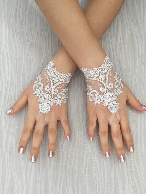 زفاف - Ivory Silver Frame Wedding Gloves, Bridal Gloves, lace gloves, Handmade gloves, bride glove bridal gloves lace gloves fingerless gloves
