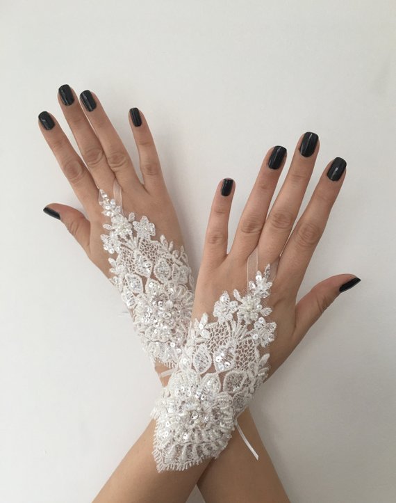 زفاف - Wedding Gloves, Bridal Gloves, Ivory lace gloves, Handmade gloves, Ivory bride glove bridal gloves lace gloves fingerless gloves