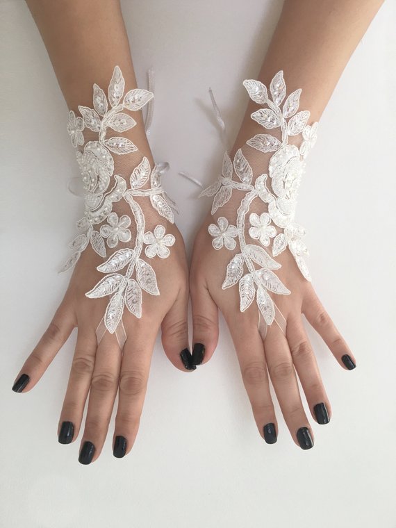 Mariage - Wedding Gloves, Bridal Gloves, Ivory lace gloves, Handmade gloves, Ivory bride glove bridal glove lace glove fingerless gloves