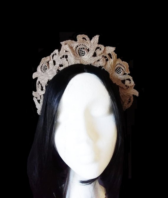 Mariage - Gold lace crown, renaissance style. Bridal crown. Wedding tiara.