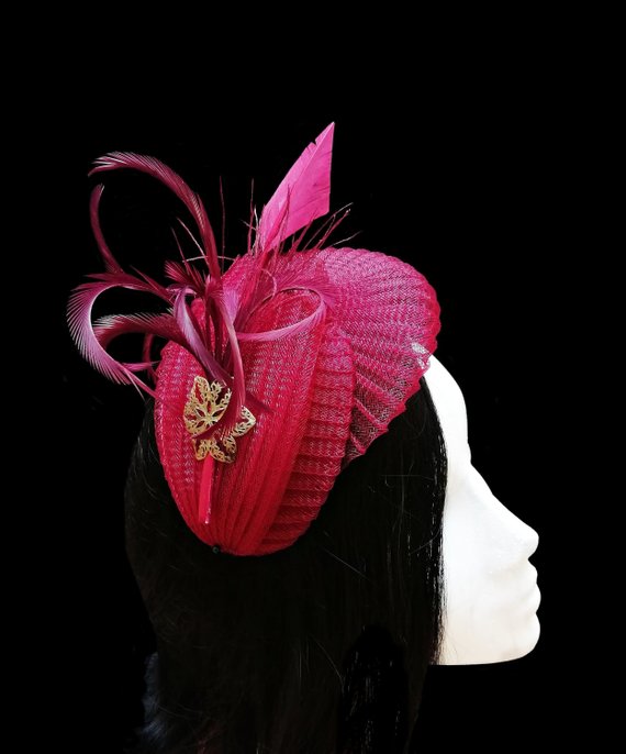 Mariage - Burgundy fascinator hat. Dark red races hat.