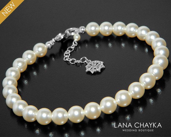 Свадьба - Pearl Bridal Bracelet, Swarovski Cream Ivory Pearl Silver Wedding Bracelet, Dainty Pearl Bracelet, Pearl Bridesmaid Jewelry, Prom Bracelet