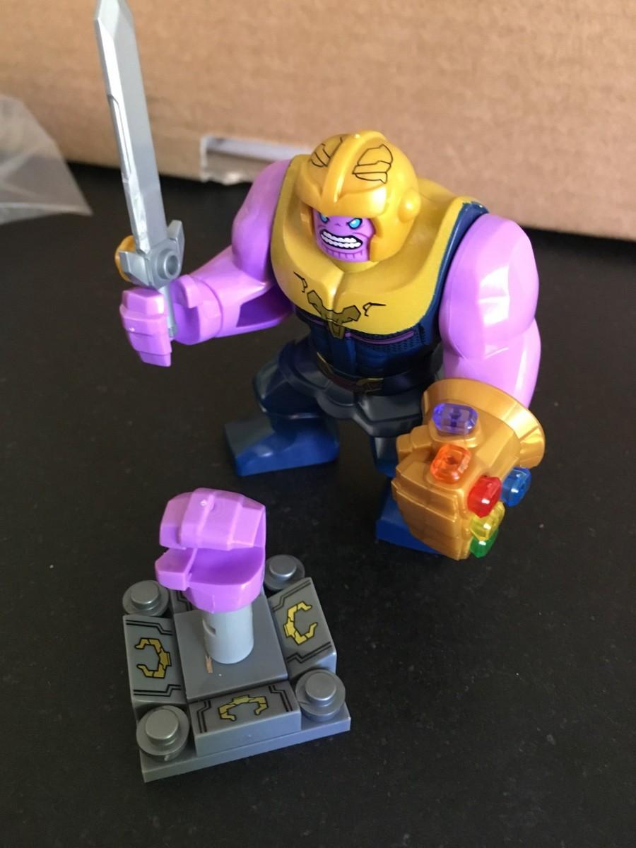 زفاف - Thanos + All 6 Infinity Stone Gauntlet (6 stones as pictured plus stand) - Avengers: Infinity War - Marvel - Compatible Building Blocks