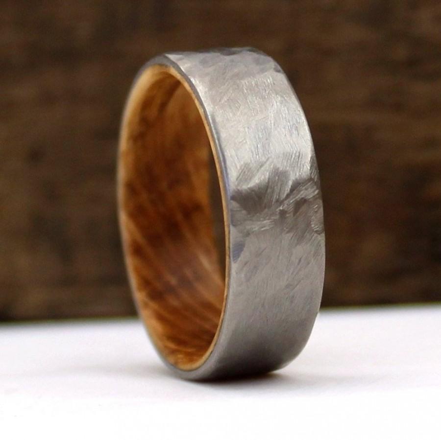 زفاف - Whiskey Wood Ring, Jack Daniel's Ring, Whiskey Barrel Ring, Titanium Ring, Hammered Ring, Whiskey Oak, Oak Wood Ring, Handmade Wedding Ring