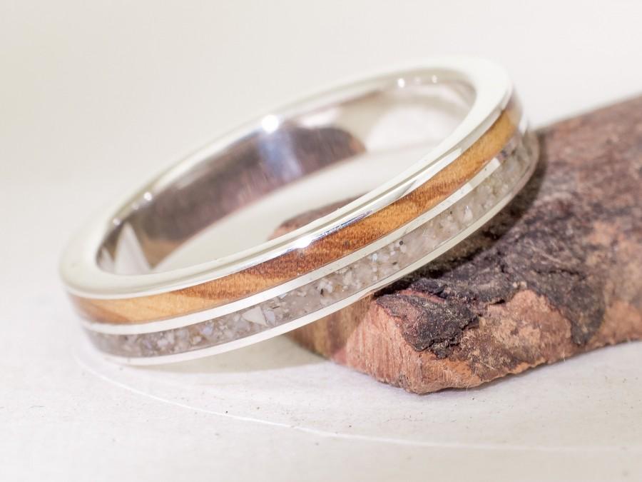 زفاف - Olive wood Sand and Mother of the pearl Silver ring - Women and mens Ring Wood, olive ring , wood wedding bands, wood jewelry