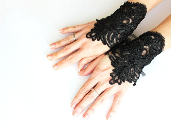 Hochzeit - Black lace gloves, wedding bridal gloves, short fingerless gloves, steampunk noir gloves, gothic belly dance, black mitten lace cuff