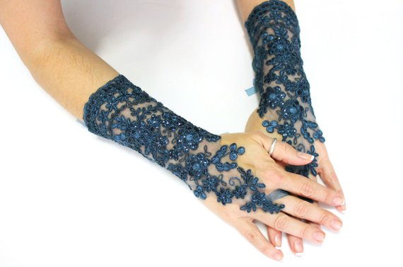 Свадьба - Royal blue lace gloves, Fingerless evening formal gloves, wedding bridal gloves, Gothic vampire lolita fetish dark tribal, Gift for her