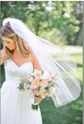 Свадьба - Raw edge, finger tip length bridal veil