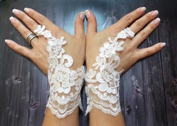 زفاف - Wedding gloves White bridal lace gloves fingerless gloves french lace gloves, Alencon lace gloves
