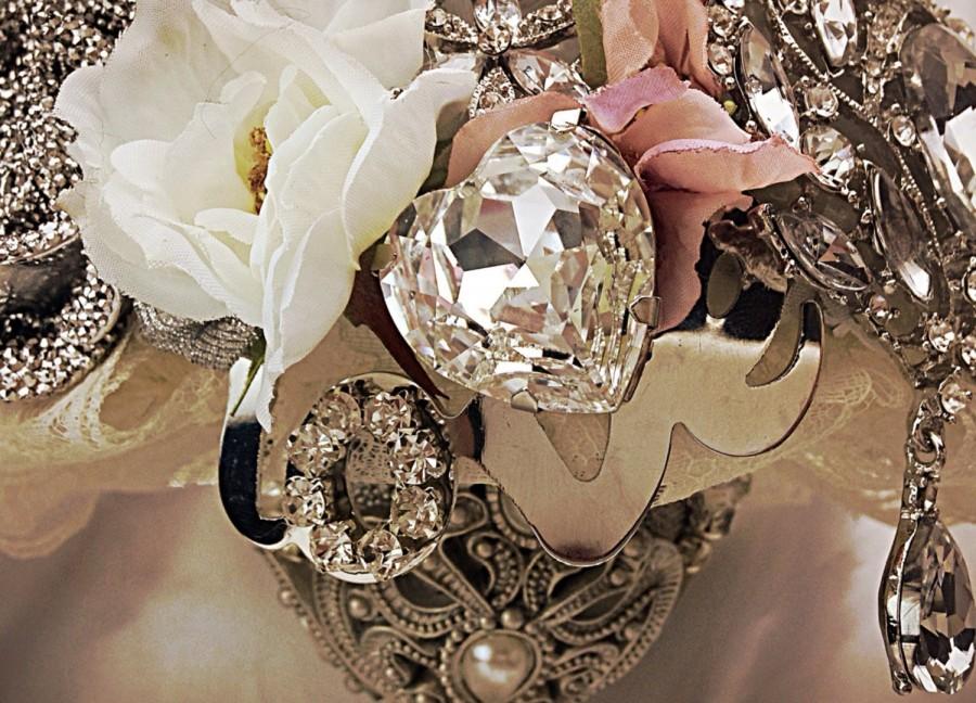 زفاف - Country Chic Vintage Rustic Cowboy Wedding Brooch Bouquet. Deposit on Rose Flower crystal bling diamond Burlap Elegant Glam bouquet