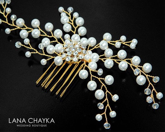 Mariage - White Pearl Gold Hair Comb Wedding Floral Gold Hair Piece Pearl Crystal Hair Comb Beach Bridal Pearl Hair Jewelry Bridal Pearl Headpiece
