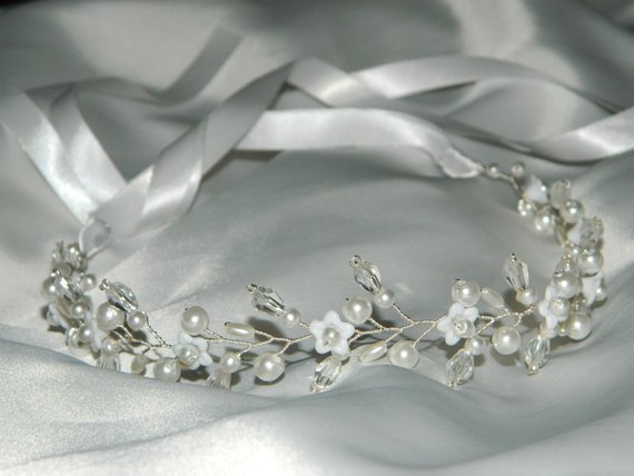 Mariage - Pearl Crystal Hair Vine, White Pearl Bridal Hair Vine, Pearl Crystal Hair Wreath, Pearl Crystal Hair Piece, Crystal Pearl Bridal Tiara