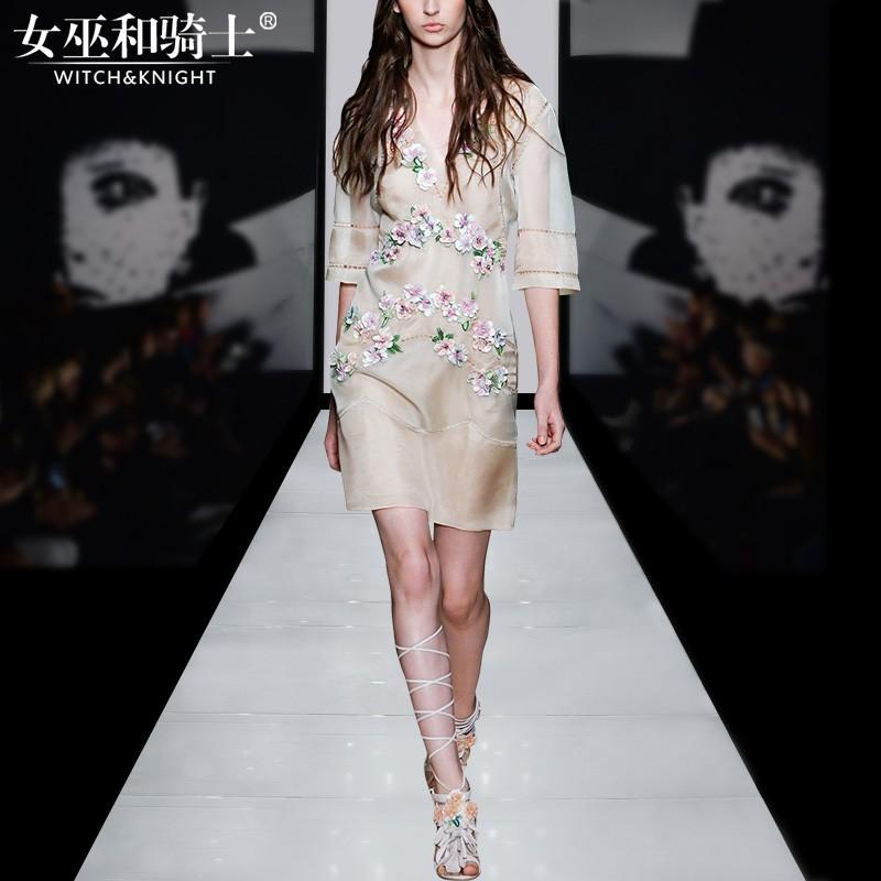 Hochzeit - Vogue Attractive Embroidery Slimming Sheath V-neck It Girl Summer Silk Dress - Bonny YZOZO Boutique Store