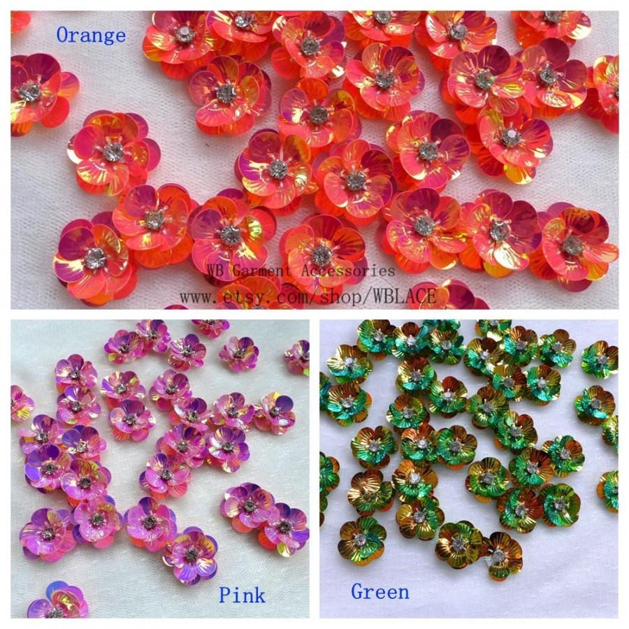 Mariage - 50pcs/lot 3D Sequin Flowers Handmade Sew-on Patches DIY Wedding Crafts Shoes Bags Garment Design Accessory 3cm
