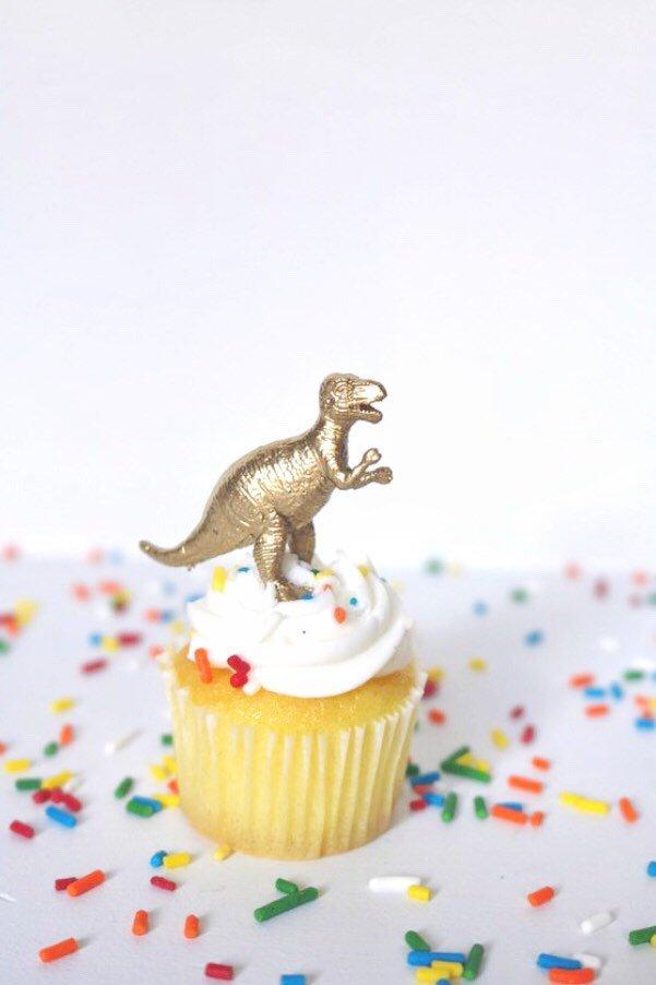 زفاف - Custom mini Dinosaurs -Set of 12/ Cupcake Toppers/ Party Favors/ Dinosaur Cupcake Toppers/ Party Decor/ Birthday/ Cake Toppers