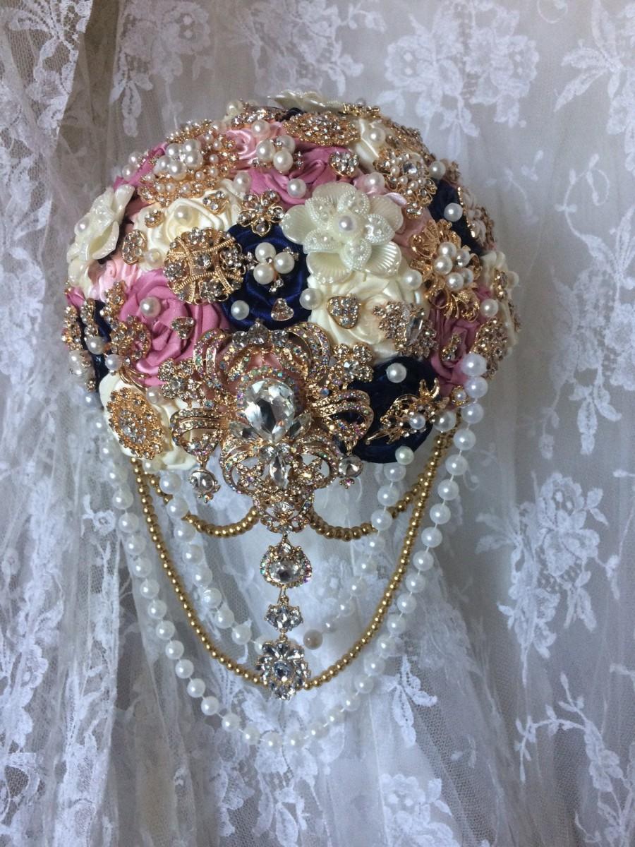 Свадьба - Mauve Brooch Bouquet, Custom Wedding Flowers, Rush Orders Welcome