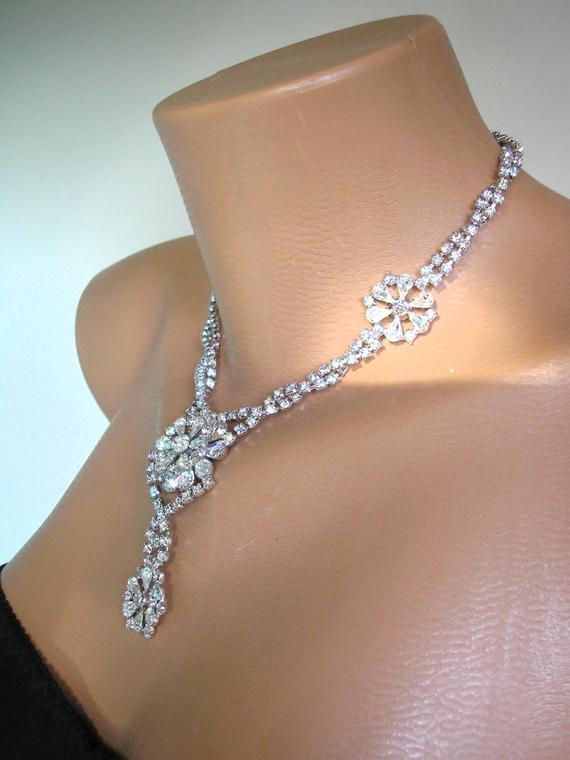 Hochzeit - Crystal Bridal Necklace, Statement Necklace, Rhinestone Bib, Prom Jewelry, Art Deco, Rhinestone Necklace, Gatsby Jewelry, 1950s Jewelry