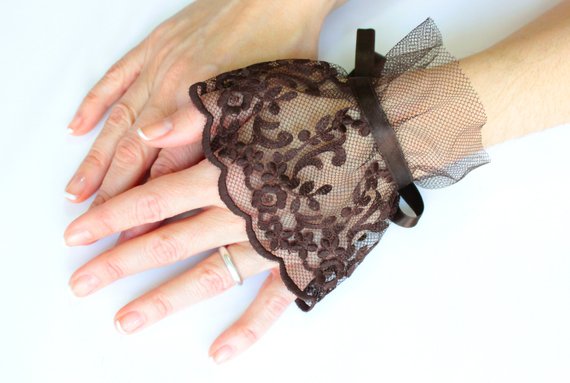 Mariage - Brown elegant wrist corsage, wrist cuffs, embroidered glove, fingerless gloves, lace gloves bridal cuff, cosplay costume, anniversary gift
