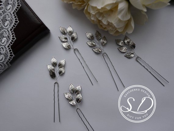 Mariage - Silver Leaf Hair Pin Will be my bridesmaid Silver hair accessory silver bridal leaf hair pins Silver branch Hair vine Silver Hair comb