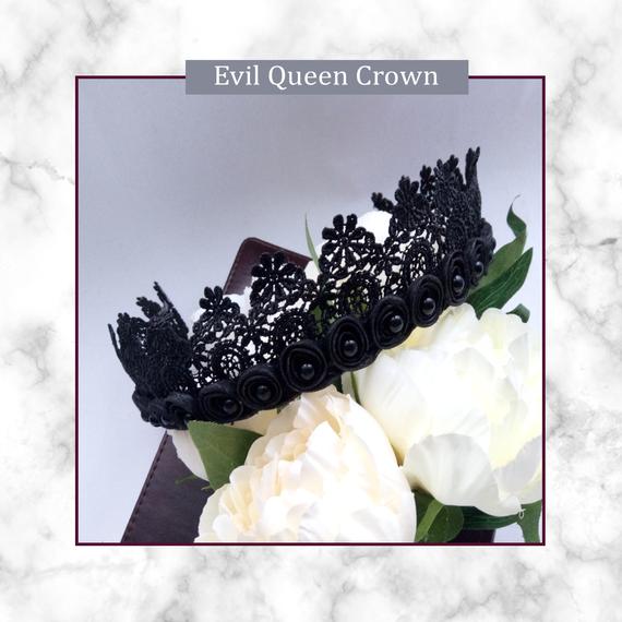 Mariage - Evil queen crown black Lace crown Goddes Tiara Birthday Crown Cosplay crown evil queen costume Clothing gift bachelorette Gothic diadema