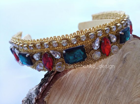 Mariage - Wedding dolce crown Baroque headband Renaissance tiara Medieval Crown Dolce Crown Gold metal tiara Red women headband Costume Red Crown