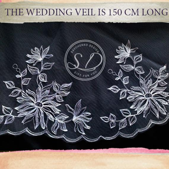 Mariage - Light ivory Lace cathedral veil, bridal veil with elements, Traditional Veil, Lace Bridal Veil, Lace Trim Veil Boho Veil, chapel, royal veil