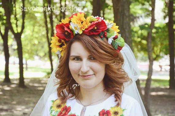 Hochzeit - Bridal Ukrainian wreath Wedding Flower Crown dainty floral crow ukrainian wreath bohemian flower crown gyp flower crown Flower halo