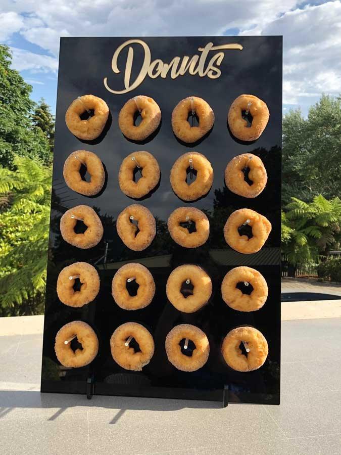 Hochzeit - Donuts Stand  