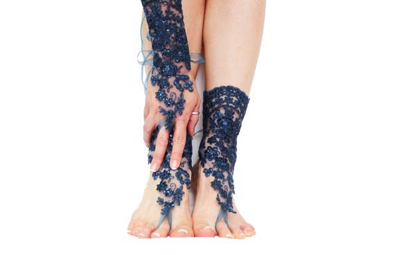 Свадьба - Blue lace barefoot sandals, beach wedding sandals, wedding anklet, nude shoes, boho sandal, lace shoes, belly dance shoes, gift for women